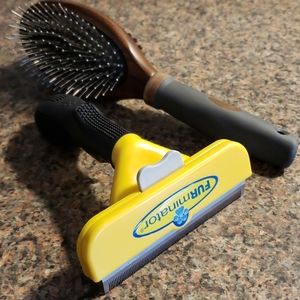 Furminator for large longhaired dogs + free brush